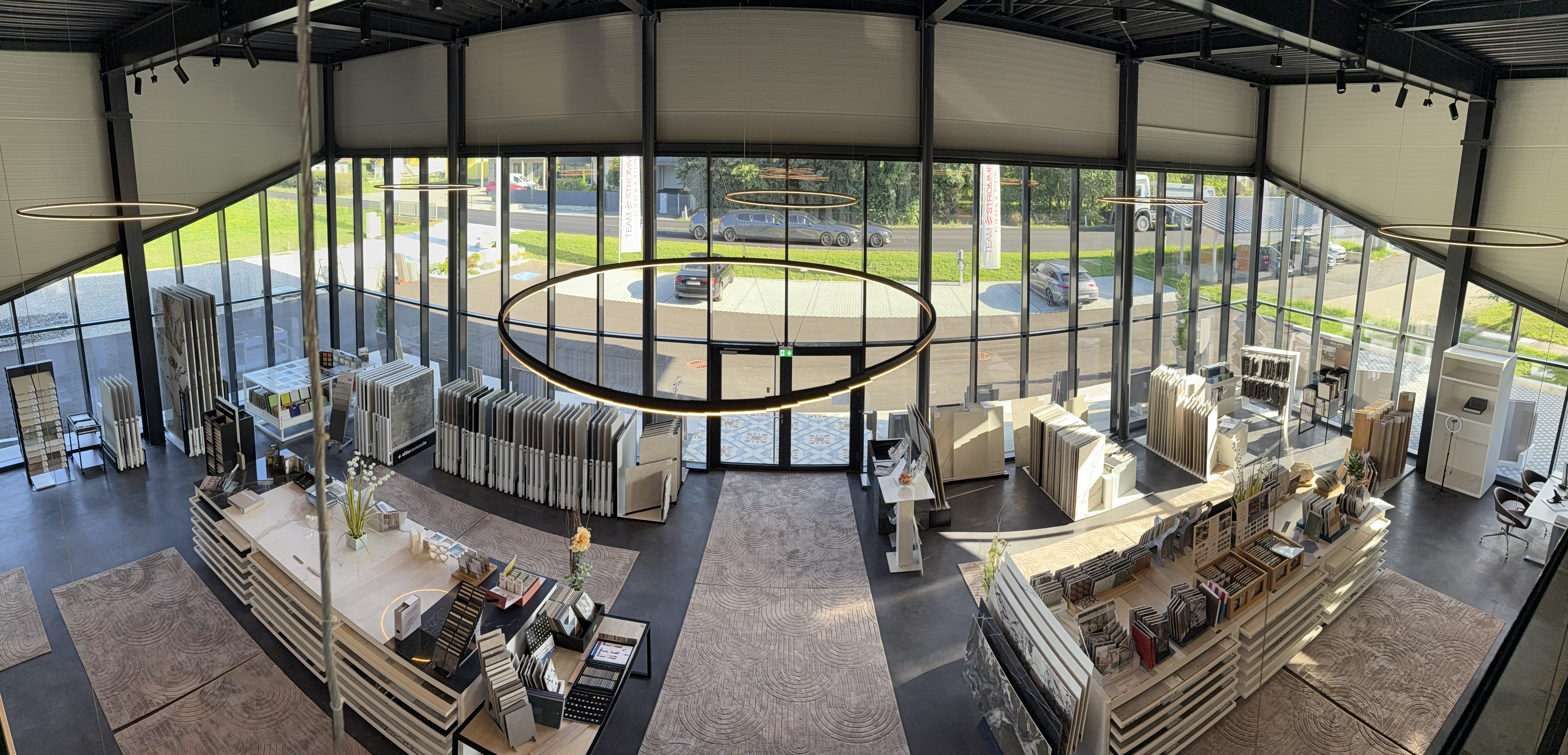 NEUER SHOWROOM